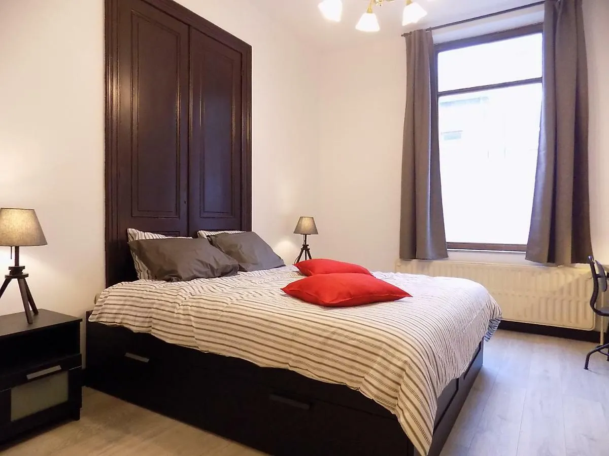 Apartment Maison Roosevelt - Charleroi Airport - Ideal Families Belgium