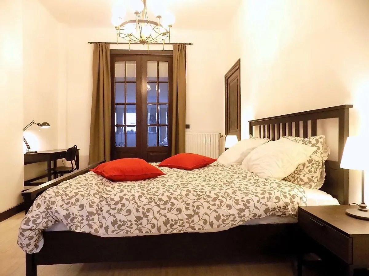 Apartment Maison Roosevelt - Charleroi Airport - Ideal Families